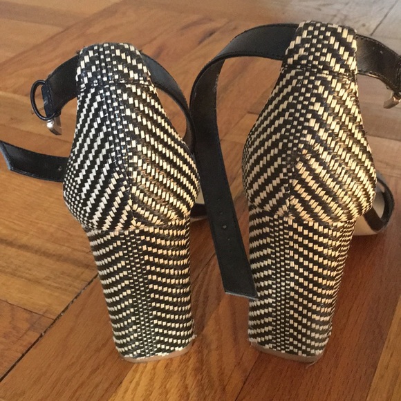 Nine west open toe heel - Picture 2 of 4